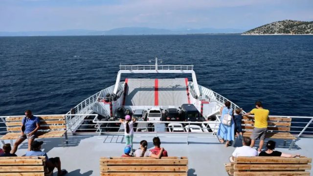Voucher Διακοπών 2026: Ανοίγουν οι αιτήσεις για Chios και Kythira Pass – Πώς θα πάρετε έως 300 ευρώ