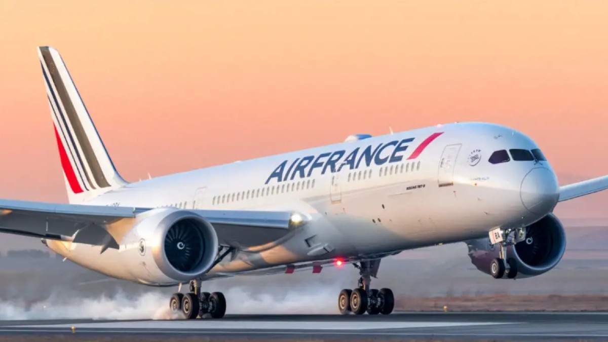 Σοκ: Αναγκαστική προσγείωση σε πτήση της Air France λόγω… Έμπολα!
