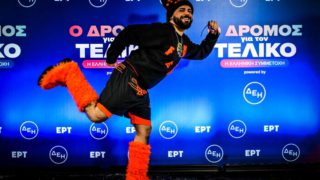 Akylas: Η επική selfie με θρύλο της Eurovision – «Με τη βασίλισσα, είναι μεγάλη μου τιμή»