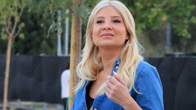 Φαίη Σκορδά: Η νέα δημόσια εμφάνιση με τον Αλέξανδρο Αθανασιάδη – Μαζί στη συναυλία των Metallica στο ΟΑΚΑ