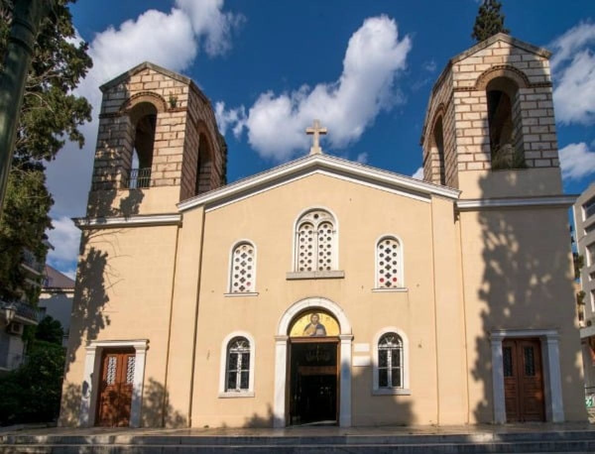 Η εκκλησία στην Πλάκα όπου τελέστηκε ο γάμος