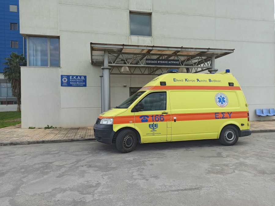 Με τη συνοδεία περιπολικών ολοκληρώθηκε η διακομιδή του μικρού παιδιού από το Αγρίνιο στο Πανεπιστημιακό Νοσοκομείο του Ρίου