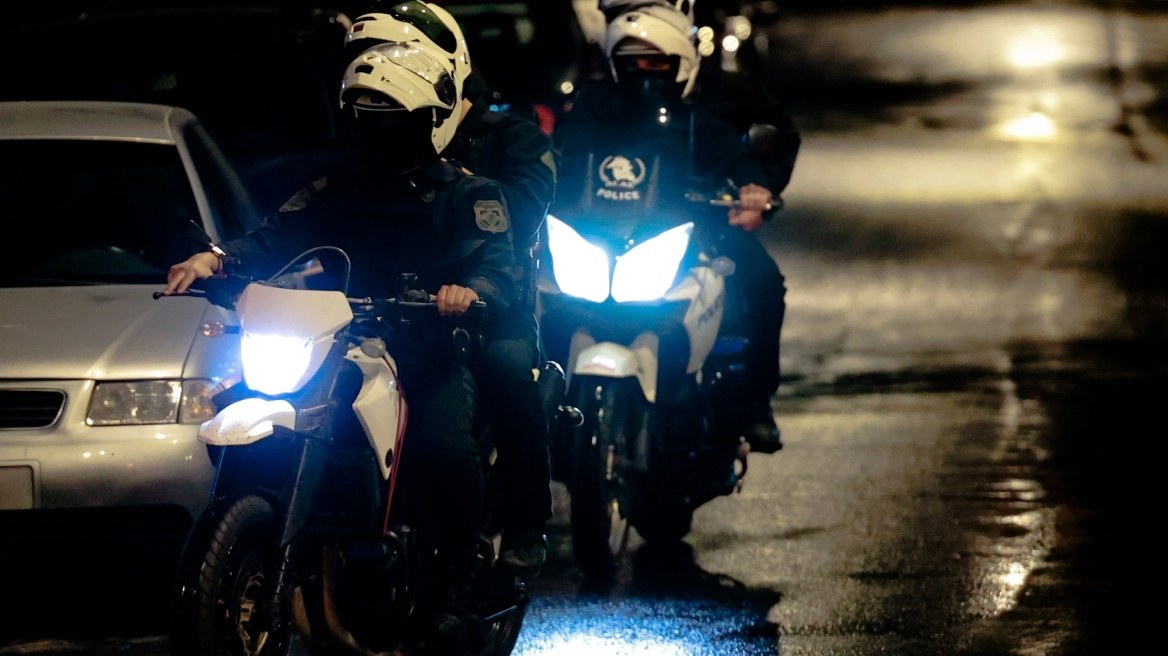 Η σφοδρή σύγκρουση στη λεωφόρο Αθηνών κινητοποίησε τις δυνάμεις της Αστυνομίας