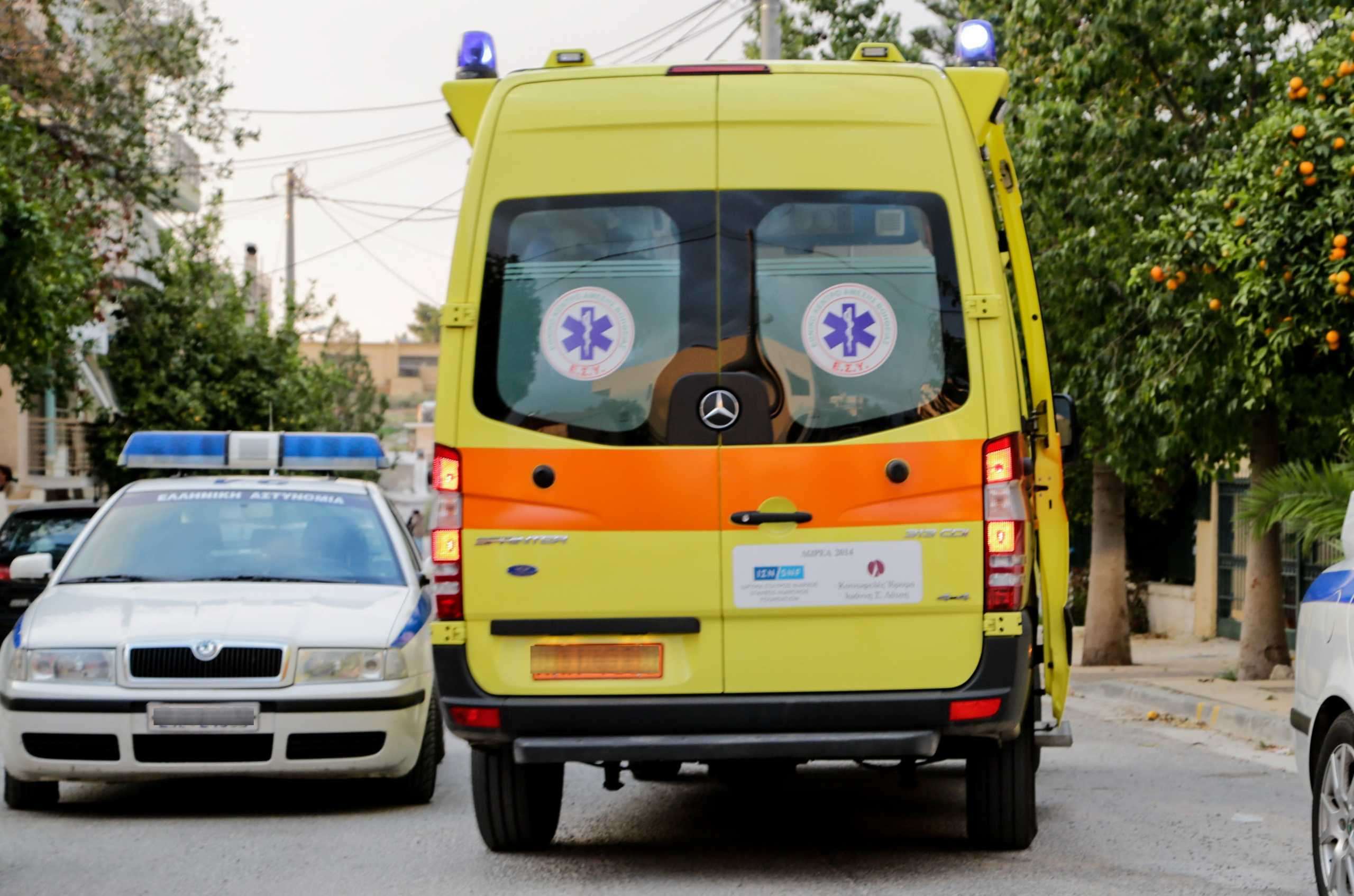 Άγριο τροχαίο με εγκατάλειψη συγκλονίζει την Πάτρα: Οδηγός με μπλε αυτοκίνητο καρφώθηκε σε ΙΧ και εξαφανίστηκε με ιλιγγιώδη ταχύτητα.