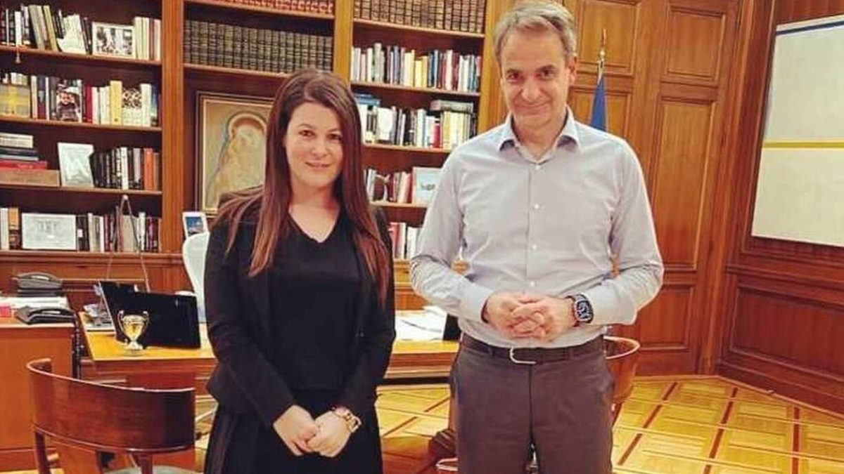 Σαφείς αποστάσεις και αιχμές κατά της ηγεσίας από την Ιωάννα Γκελεστάθη μετά την αποχώρησή της από τη Νέα Δημοκρατία.