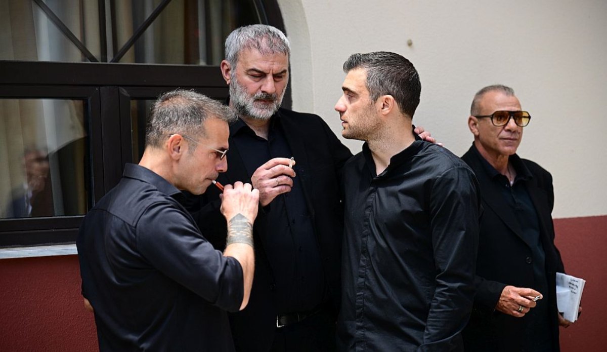 Κηδεία Μαστροκώστα: Η «χρυσή γενιά του 2004» στο πλευρό του Δέλλα (Φωτογραφίες)