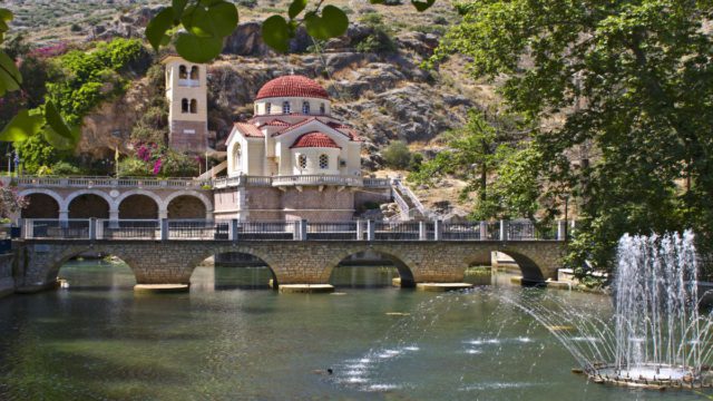 Κεφαλάρι: Ο κρυφός παράδεισος 1,5 ώρα από την Αθήνα