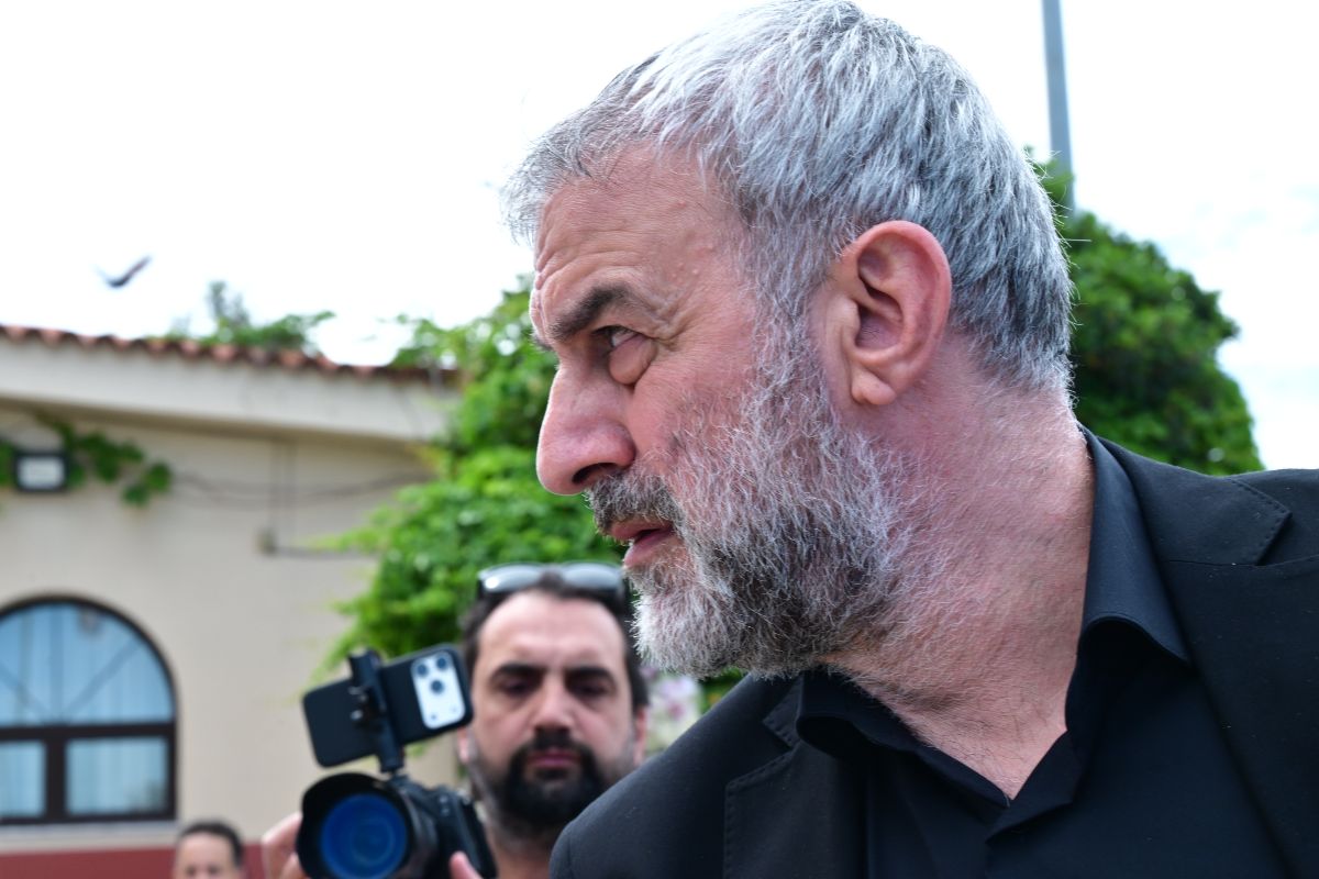 Ράγισαν καρδιές στο τελευταίο αντίο της Γωγώς Μαστροκώστα