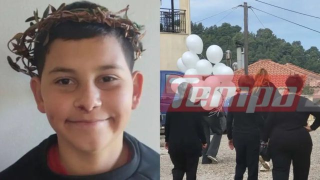 Σπαραγμός στην κηδεία του 13χρονου Κωνσταντίνου στην Ηλεία: Με λευκά μπαλόνια τον αποχαιρετούν συγγενείς και φίλοι