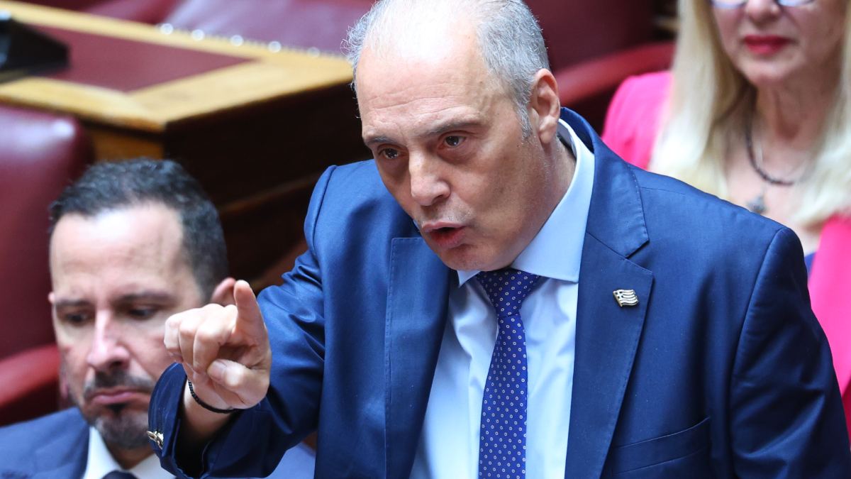 Σφυρίζουν τα εκατομμύρια των βουλευτών της Νέας Δημοκρατίας! Τι λέει ο Βελόπουλος για το πόθεν έσχες;