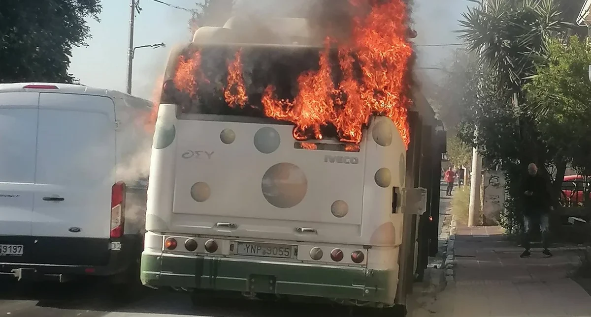 Συναγερμός στο Ίλιον: Λαμπάδιασε λεωφορείο στη Λεωφόρο Χασιάς – Σήμανε συναγερμός στην Πυροσβεστική και την Τροχαία