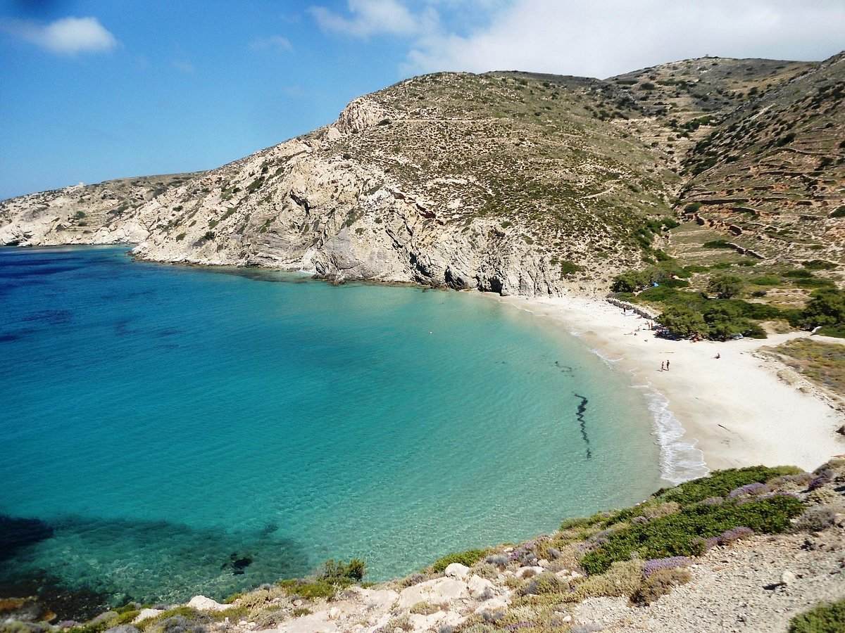 Το Λιβάδι θεωρείται από πολλούς η πιο εντυπωσιακή παραλία της Ηρακλειάς