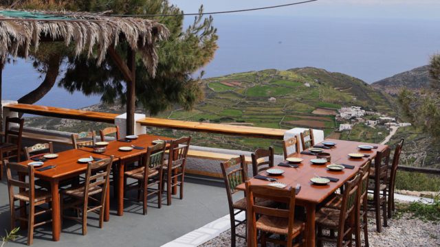 Λυγερός: Η αυθεντική συριανή ταβέρνα που αξίζει να ανακαλύψεις!