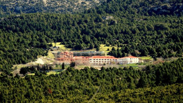 Το «Άγιο Όρος» της Πελοποννήσου: Το μυστήριο της Μονής Μαλεβής και η εικόνα που αναβλύζει μύρο εδώ και 60 χρόνια!