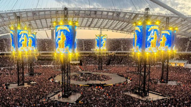 Metallica στο ΟΑΚΑ: Φωτογραφίες και βίντεο από τη συναυλία – Ο «Ζορμπάς», οι Τρύπες και η συγκίνηση που καθήλωσε 80.000 θεατές