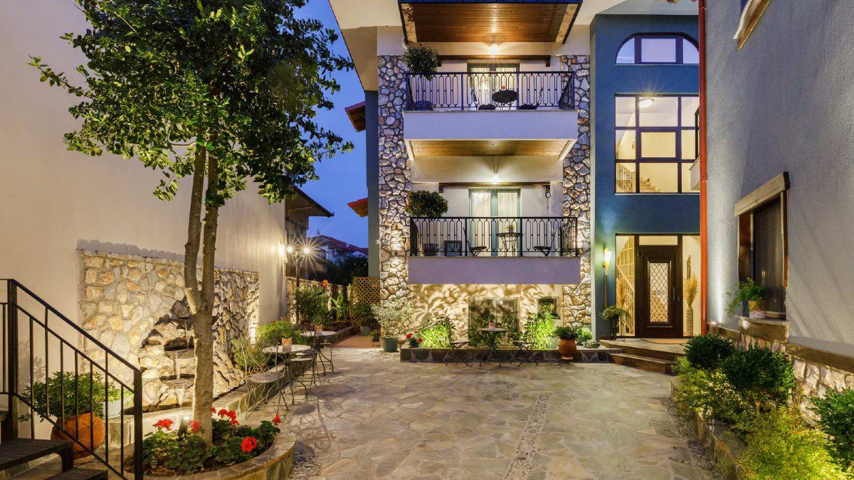 Meydani Suites: Ένα δροσερό καταφύγιο ανάμεσα σε βουνό και θάλασσα