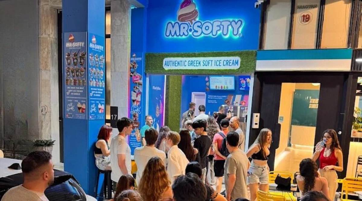 Το Mr. Softy βρίσκεται στη Μιαούλη 19, μέσα στον Ψυρρή