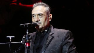 Απόλλωνας Σφακιανάκης: Αυτός είναι ο γιος του Νότη που ετοιμάζεται για γάμο – Φωτογραφίες με τη γυναίκα που του έκλεψε την καρδιά