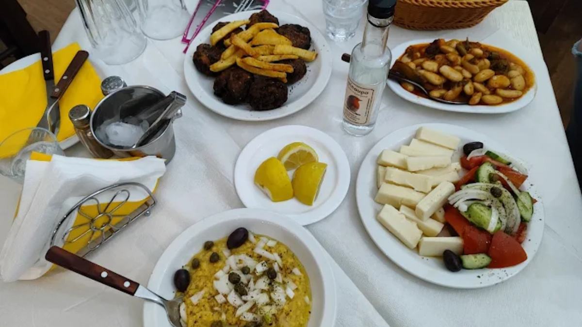 Πού θα φάτε αυθεντικό σπιτικό φαγητό στα Νότια Προάστια