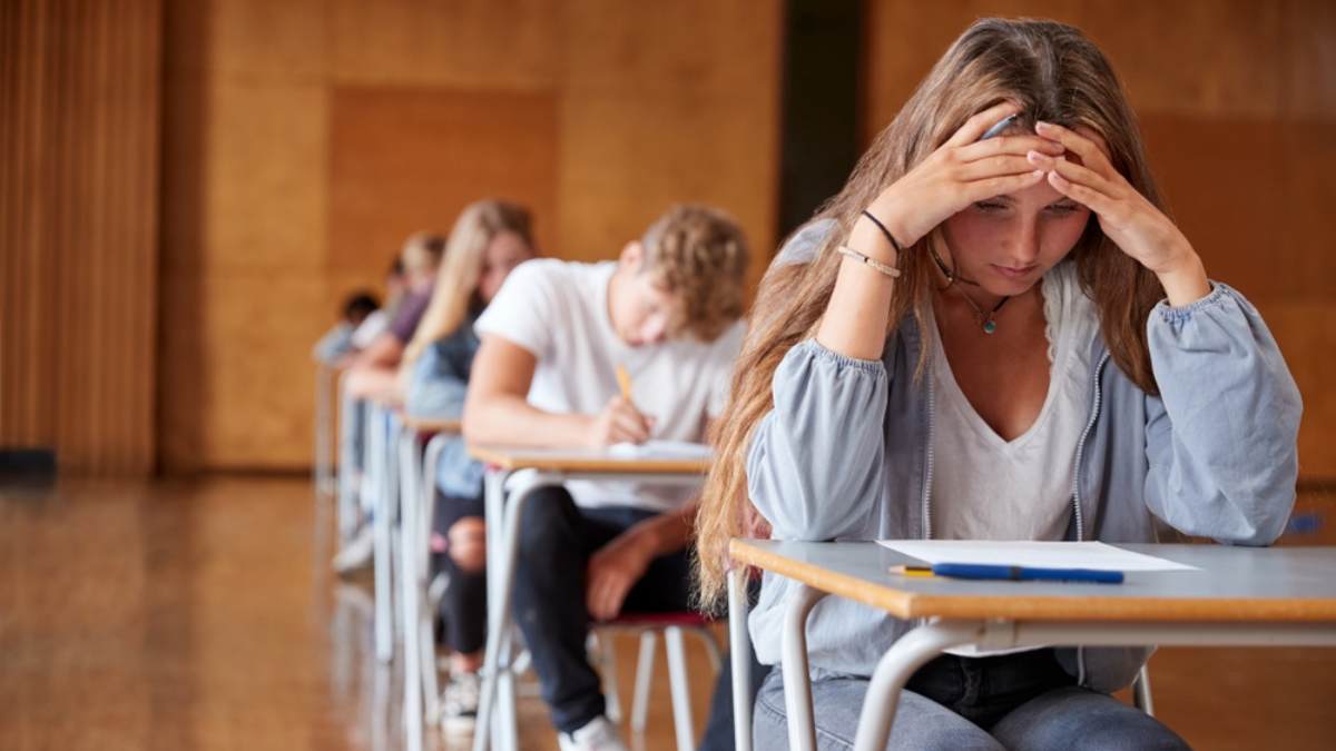 Πανελλήνιες: Οι 3 παράγοντες που «ανεβάζουν» ή ρίχνουν την απόδοσή σου
