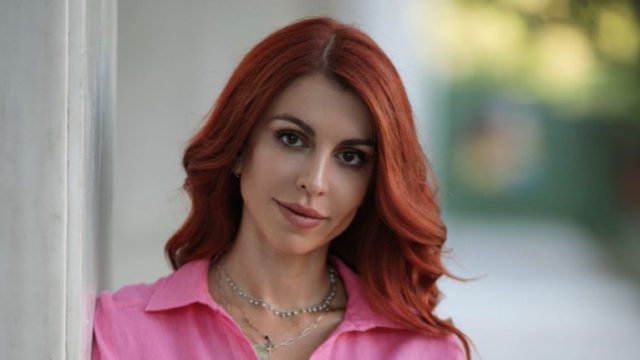 Από το London School of Economics στα viral ολισθήματα: Η διπλή ασύμβατη εικόνα της Βάσιας Αναστασίου