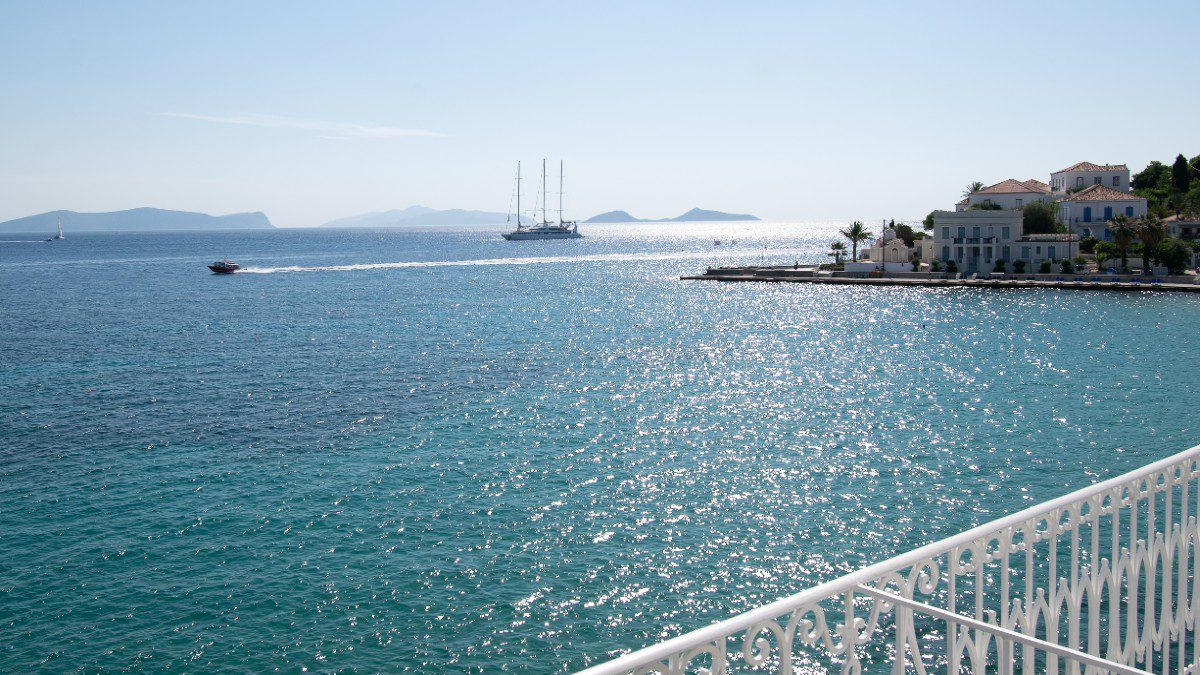 Aurora Rooms & Suites: Το boutique καταφύγιο στις Σπέτσες που συνδυάζει πολυτέλεια και χαλάρωση!