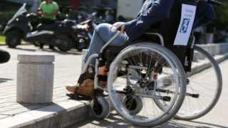 Τι διαφορά έχει η λέξη ΑμεΑ με τη λέξη ΑΜΕΑ; Η απάντηση θα σε… προβληματίσει 