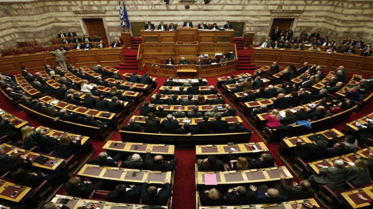 «Μπλόκο» στις αυξήσεις των βουλευτών: Πώς άνοιξε και πώς έκλεισε εσπευσμένα η κουβέντα στη Βουλή