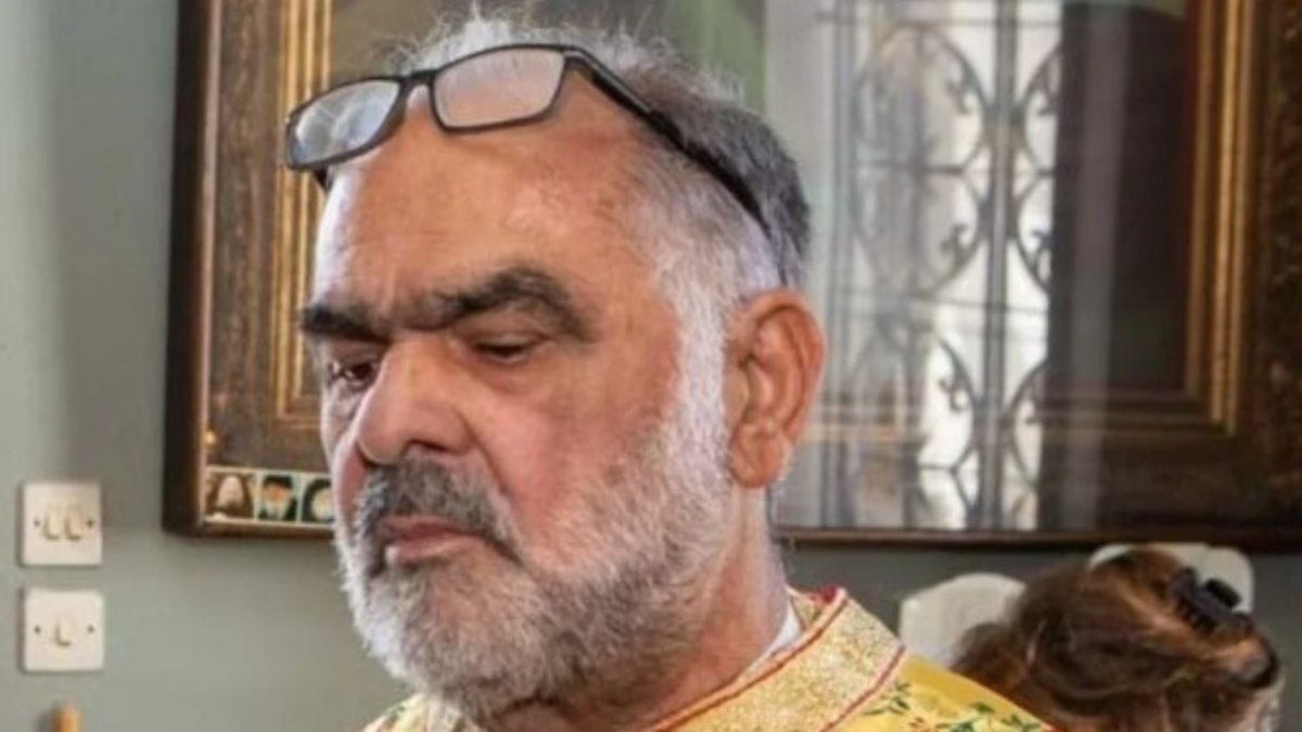 «Έφυγε» ο θρυλικός παπά-Τσάκαλος: Ο αγώνας του παιδιού από την Αργιθέα που έγινε ο ιερέας των φτωχών