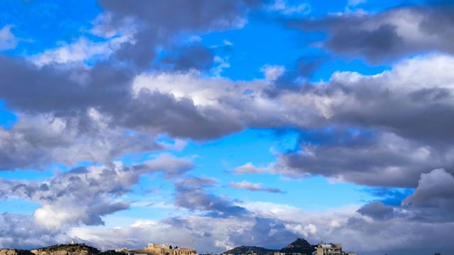 Καιρός 24/5: Άστατος με νεφώσεις και τοπικές βροχές-Τι λένε Παπαβγούλη- Αρνιακός