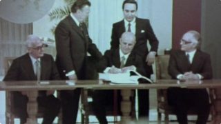 Σαν σήμερα, 28 Μαΐου 1979: Η ιστορική υπογραφή στο Ζάππειο – Η ένταξη της Ελλάδας στην ΕΟΚ από τον Κωνσταντίνο Καραμανλή