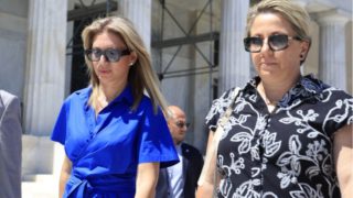 «ΦΑΤΟΥΣ ΤΑ ΣΩΘΙΚΑ»: Μήνυμα στήριξης από μητέρα θύματος της τραγωδίας των Τεμπών προς τη Μαρία Καρυστιανού