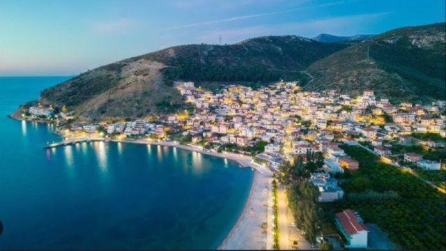 Ένα αυθεντικό ψαροχώρι μόλις 2 ώρες από την Αθήνα: Ο «κρυφός» επίγειος παράδεισος που ελάχιστοι γνωρίζουν