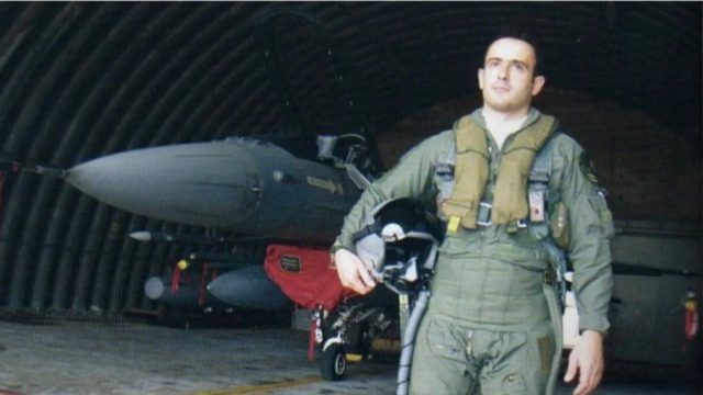 Μαύρη επέτειος στο Αιγαίο: 20 χρόνια από τη θυσία του Κωνσταντίνου Ηλιάκη στον ουρανό της Καρπάθου – Το χρονικό της μοιραίας αερομαχίας που «πάγωσε» το πανελλήνιο