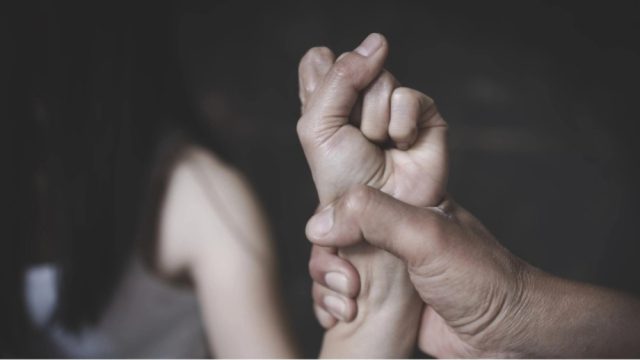 Ενδοοικογενειακή βία στην Πάτρα: Συνελήφθη άνδρας μετά από δραματική επέμβαση