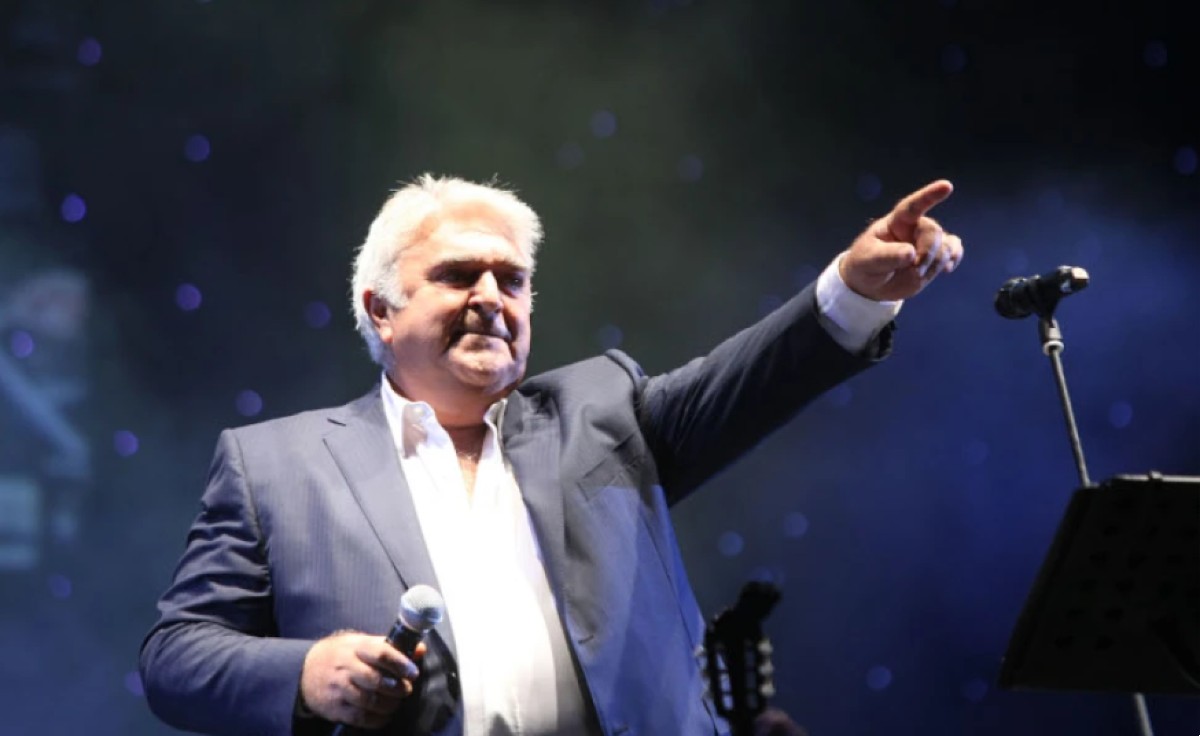 Ο Πασχάλης Τερζής στη σκηνή