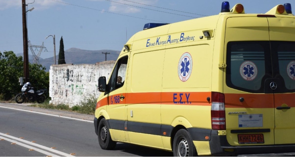 το σημείο έσπευσαν άμεσα αστυνομικές δυνάμεις και πλήρωμα του ΕΚΑΒ
