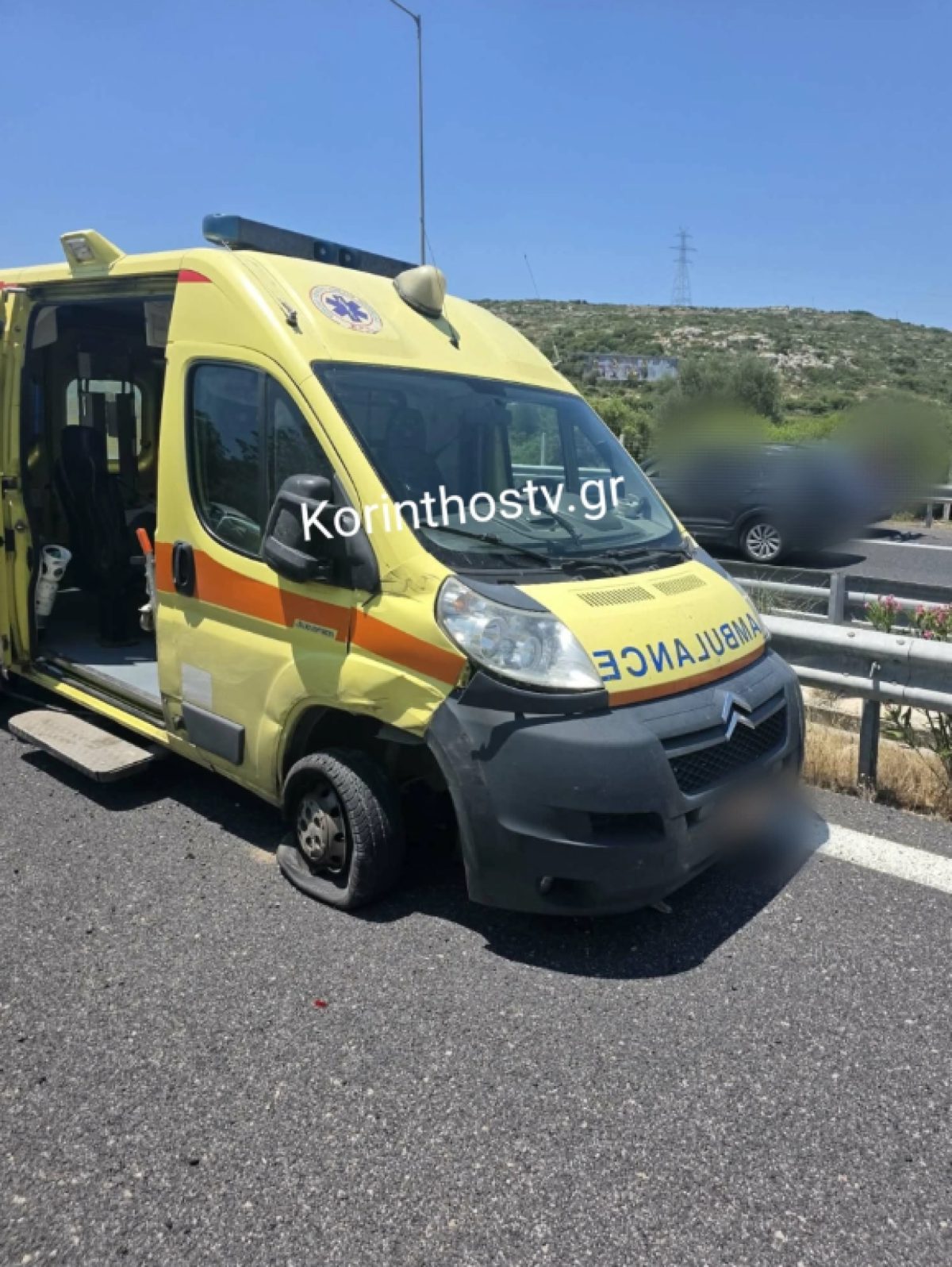 Το ασθενοφόρο που ενεπλάκη στο ατύχημα