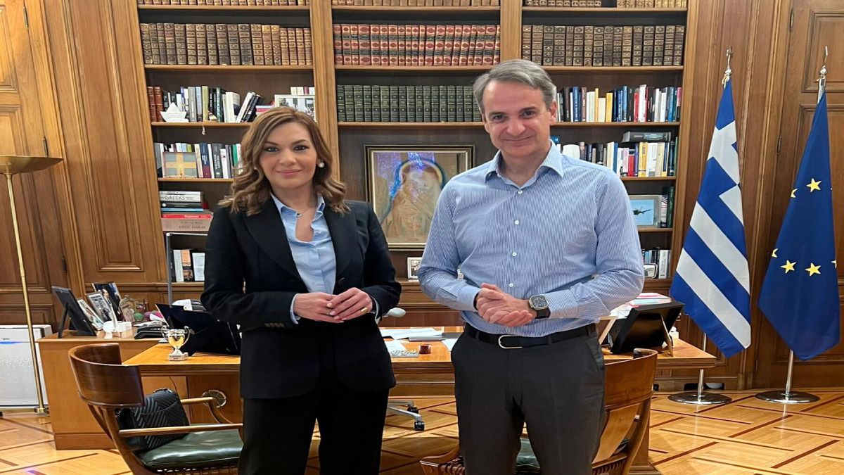 Κυριάκος Μητσοτάκης και Στέλλα Μπίζιου, ένα βήμα πριν τις κατηγορίες για εξαγορά ψήφων