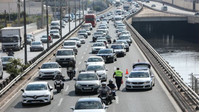 Εφιάλτης στον Κηφισό: Καραμπόλα 5 οχημάτων προκάλεσε κυκλοφοριακό έμφραγμα προς Λαμία