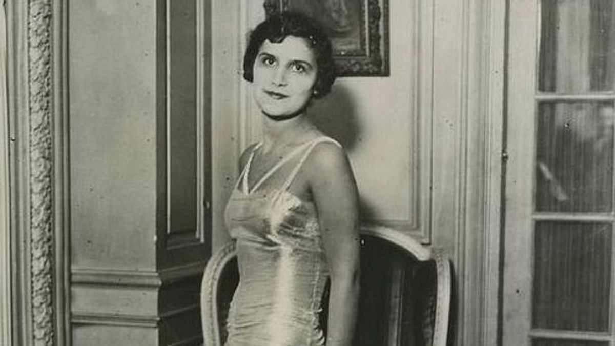 Σαν σήμερα (09/06/1930): Όταν η Αθήνα «παρέλυσε» για τα μάτια της Αλίκης Διπλαράκου – Το ιστορικό «έμφραγμα» και η διακοπή της συγκοινωνίας στην οδό Ερμού!