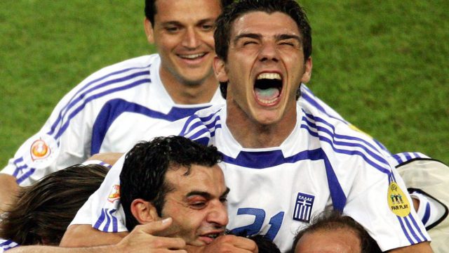 Σαν σήμερα, 25 Ιουνίου 2004: Η νύχτα που η Ελλάδα «ξερίζωσε» την καρδιά της παγκόσμιας πρωταθλήτριας Γαλλίας!