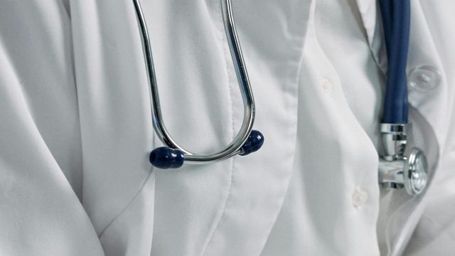 Λευκάδα: Έκοψαν ξαφνικά το επίδομα στέγασης και σίτισης 450 ευρώ για τους αγροτικούς ιατρούς
