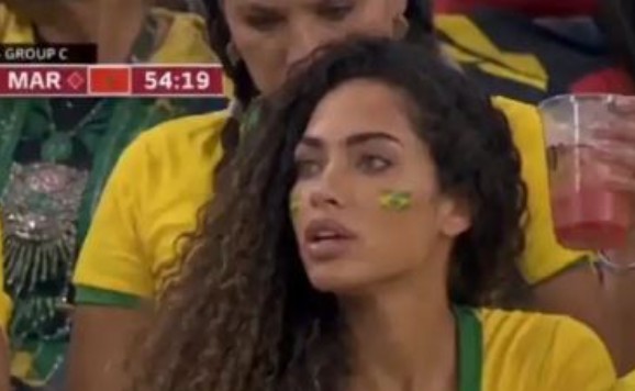 Fake το viral δήθεν πλάνο που δείχνει Βραζιλιάνο οπαδό να κοιτάει το στήθος γυναίκας!