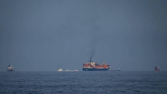Νέα ένταση Ιράν–ΗΠΑ: Πλοίο στο στόχαστρο στο Στενό του Ορμούζ
