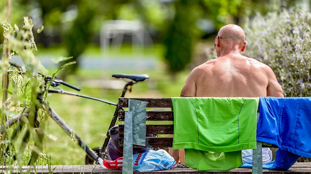 Καιρός: Σε τροχιά ανόδου ο υδράργυρος – Πού θα «χτυπήσουν» 34άρια και πότε έρχονται βροχές σε 6 μεγάλες πόλεις