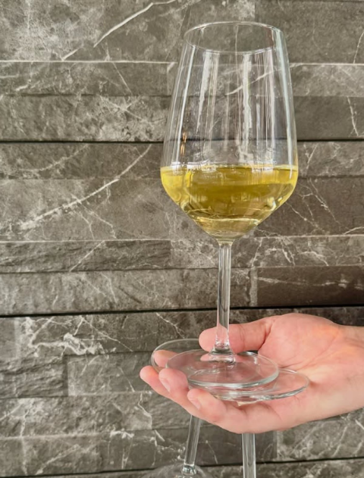 Wine list που στηρίζεται αποκλειστικά στον ελληνικό αμπελώνα