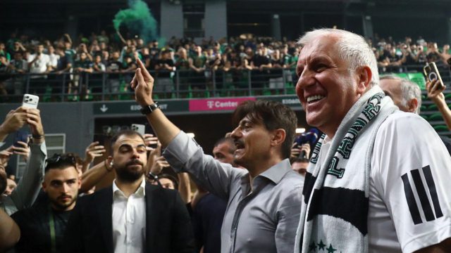Παράνοια στο Telekom Center: Επέστρεψε στον Παναθηναϊκό ο Ζέλικο Ομπράντοβιτς – Αποθεώθηκε από 3.000 κόσμο