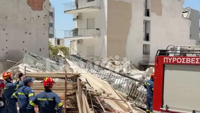 Πετράλωνα: «Χτυπούσαν τα κουδούνια και βγήκαμε έξω» – Πώς σώθηκαν οι ένοικοι από την κατάρρευση