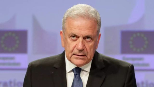 Σαν σήμερα 11 Ιουνίου 2003: Ο Αβραμόπουλος βάζει «λουκέτο» στο Κίνημα Ελεύθερων Πολιτών